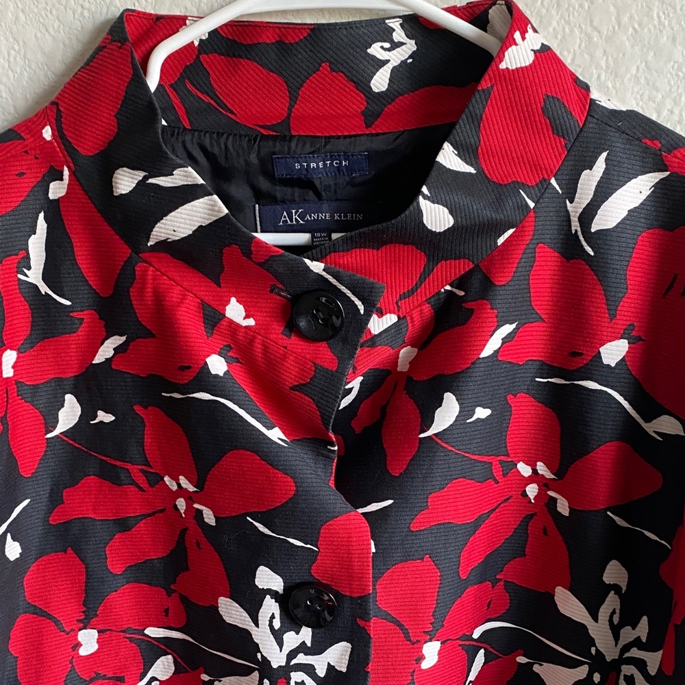 Anne Klein Red and Black Floral Blazer - Picture 4 of 16